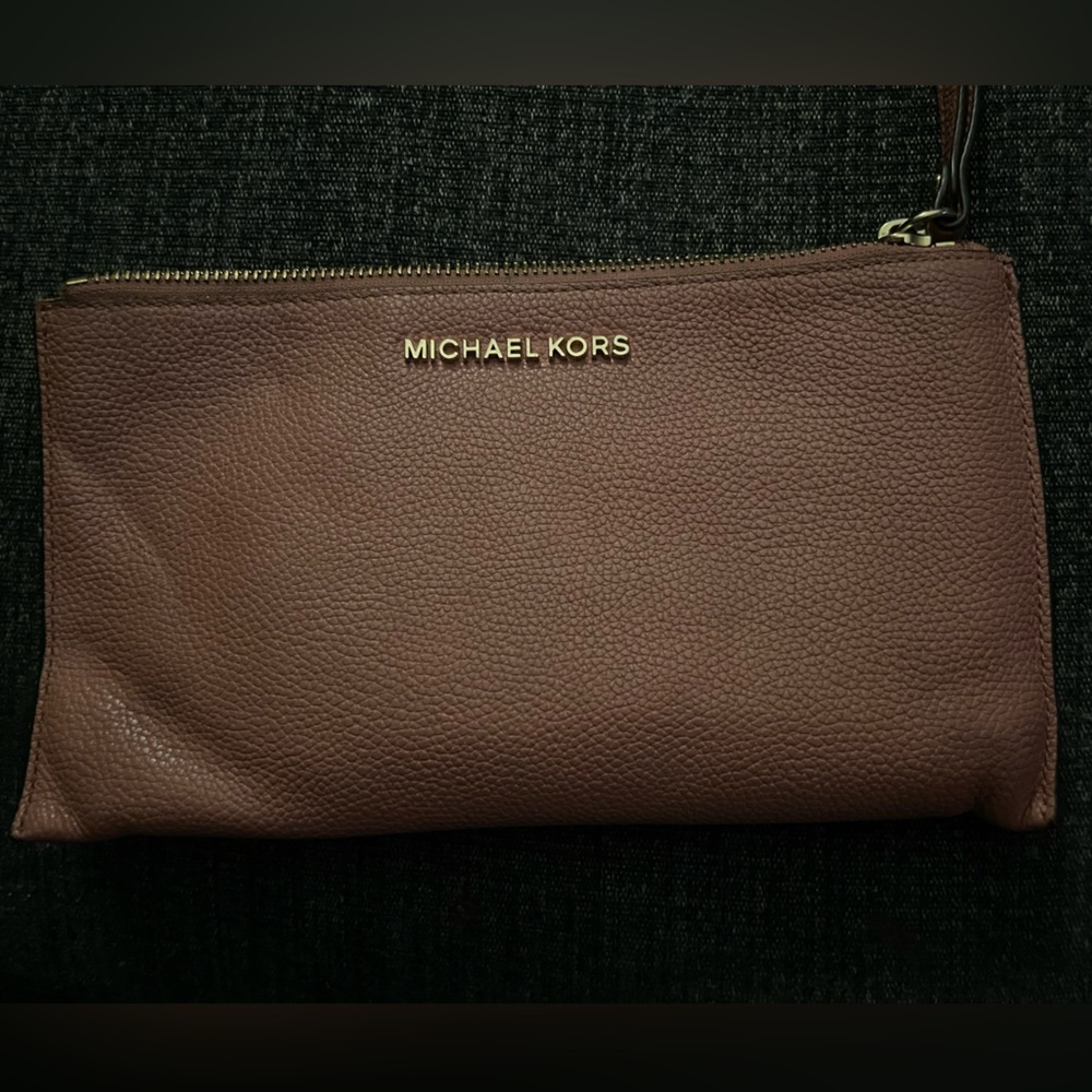 Michael Kors Mauve wristlet